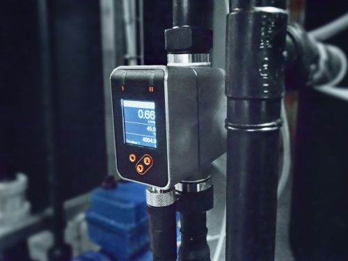 SM flow meter from ifm in operating mode