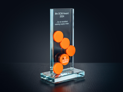 Close-up of the ifm Supply Chain Management Award