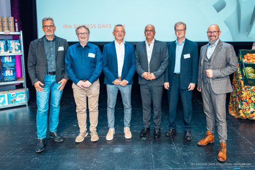 Die Ehrengäste: Gunnar Clavey (Airbus), Gerhard Zierlein (ebm-pabst), Clemens Körber (Gropper) mit ihren Gastgebern Björn Dunkel, Bilgin Kilic und Michael Schuster (ifm)