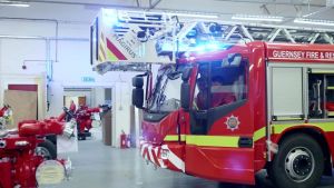 Robuste Sicherheitssteuerungen unterstützen Feuerwehrfahrzeuge bei heißen Einsätzen!